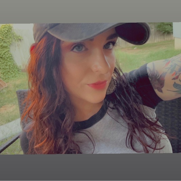 Meet your Posher, Gabrielle - Picture 1 of 1